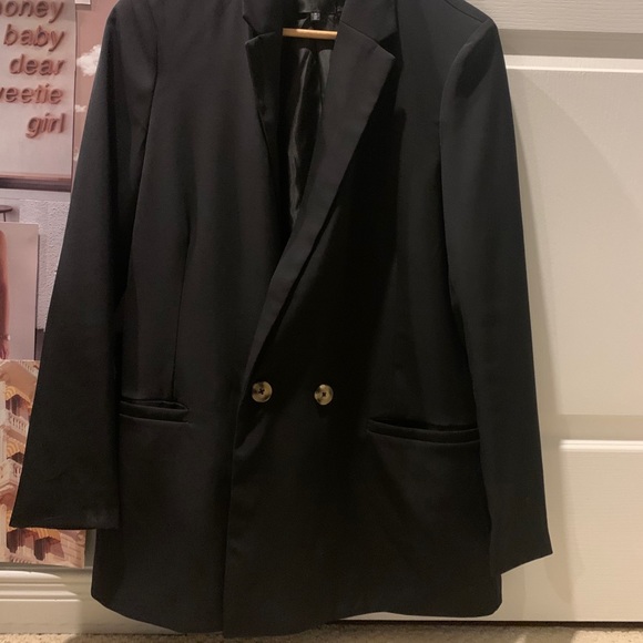 Black blazer - Picture 2 of 3
